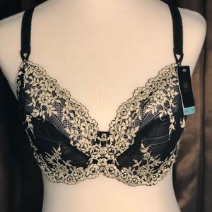 Wacoal Black Embrace Lace Bra 38C New With Tags